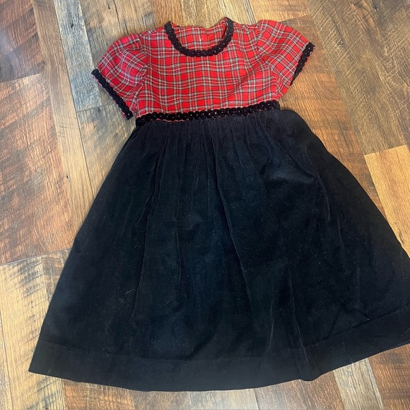 Vintage Other - Vintage Girl’s size 5 red plaid with black corduroy Christmas dress